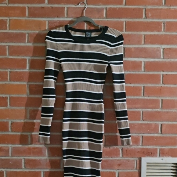 Derek Heart Black and White Striped Long Sleeve Dress - Picture 3 of 6